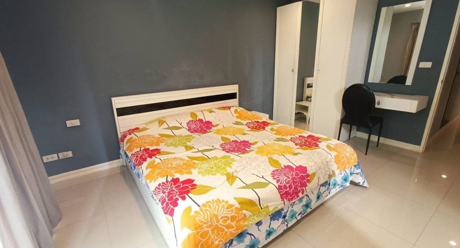 For rent 2 bedrooms condo in Watthana, Bangkok