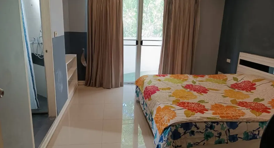 For rent 2 bedrooms condo in Watthana, Bangkok