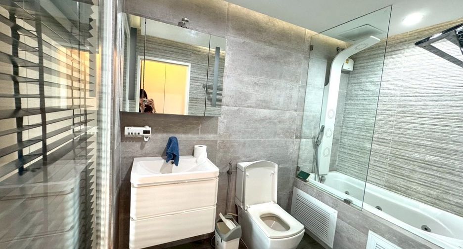 For rent 1 bed condo in Khlong Toei, Bangkok