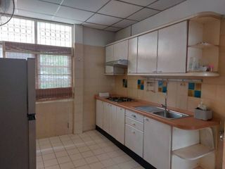 For rent 3 bedrooms house in Huai Khwang, Bangkok