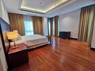 For rent 4 ベッドルーム apartment in Pathum Wan, Bangkok