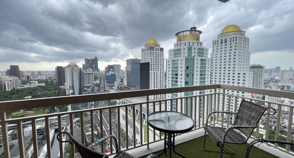 For sale 3 bedrooms condo in Pathum Wan, Bangkok