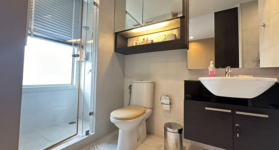For sale 3 bedrooms condo in Pathum Wan, Bangkok
