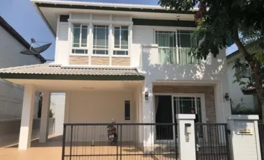 Casa en alquiler de 3 habitaciones en Bang Kapi, Bangkok