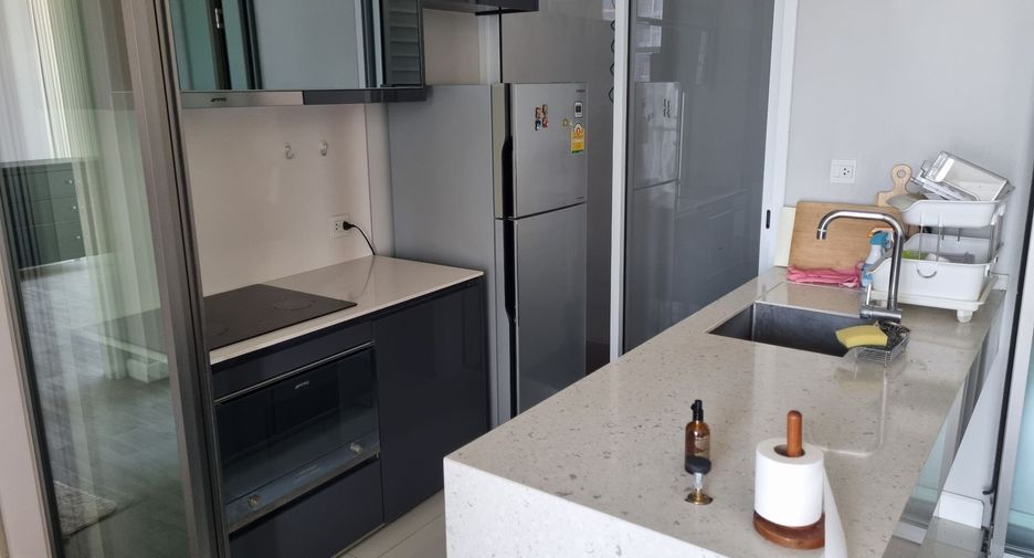 For rent 2 bedrooms condo in Sathon, Bangkok