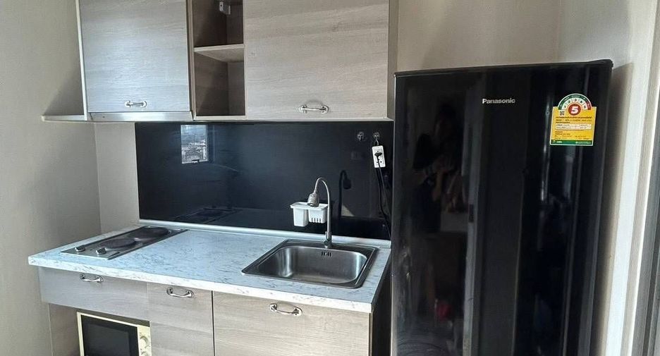 For rent 2 bedrooms condo in Huai Khwang, Bangkok