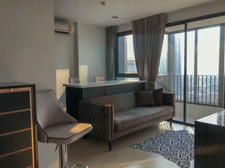 For rent 2 bedrooms condo in Ratchathewi, Bangkok