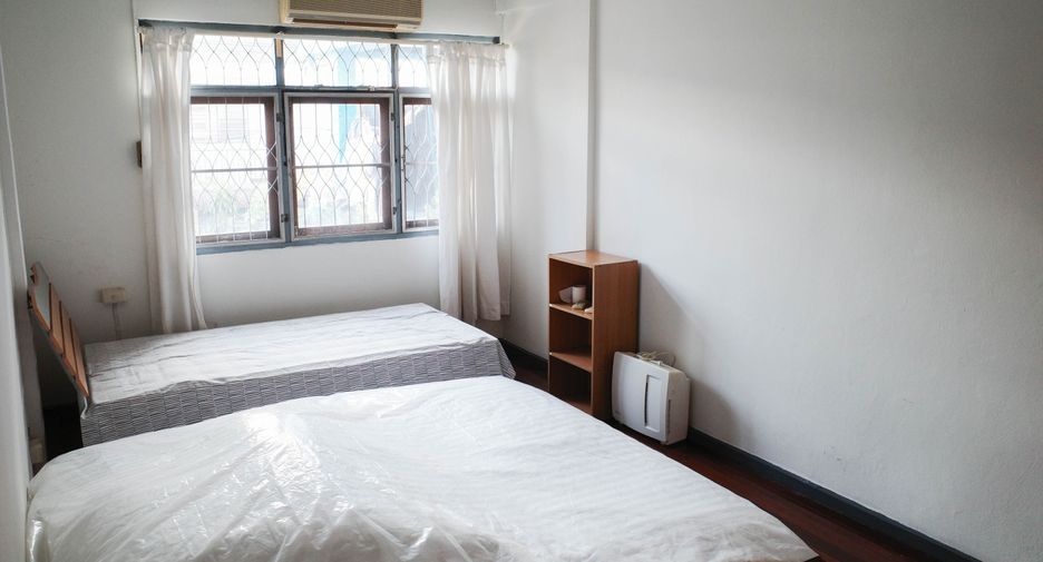For sale 3 bedrooms townhouse in Bang Sue, Bangkok
