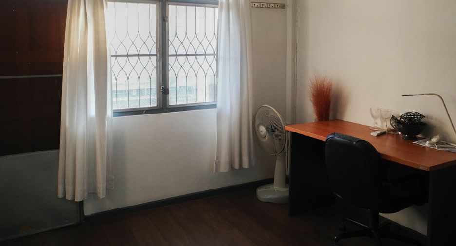 For sale 3 bedrooms townhouse in Bang Sue, Bangkok