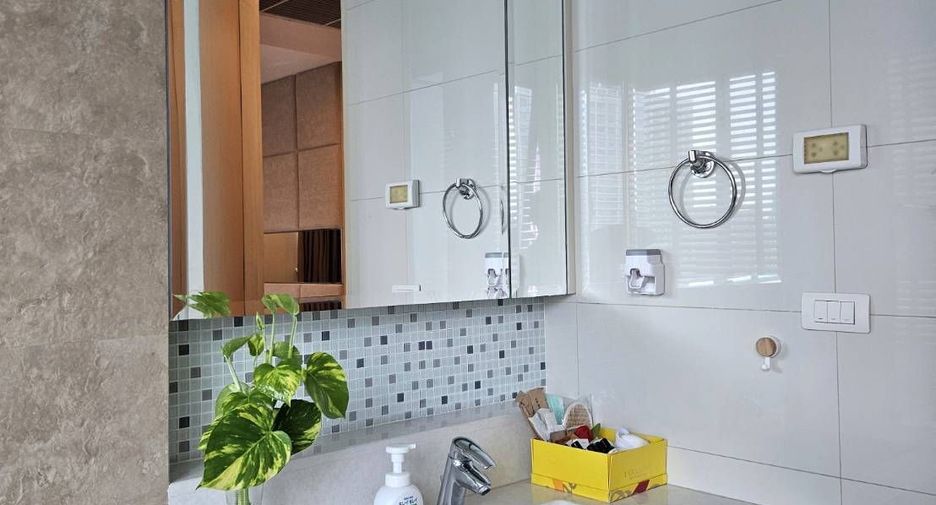 For rent 1 bed condo in Khlong Toei, Bangkok