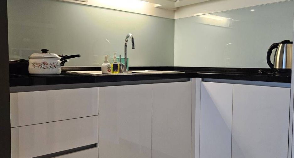 For rent 1 bed condo in Khlong Toei, Bangkok