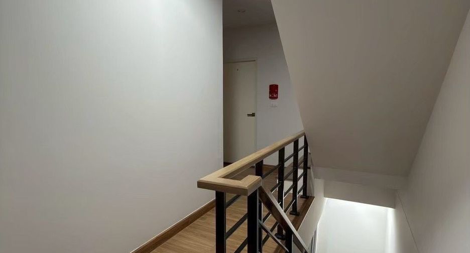 For sale 3 bedrooms townhouse in Prawet, Bangkok