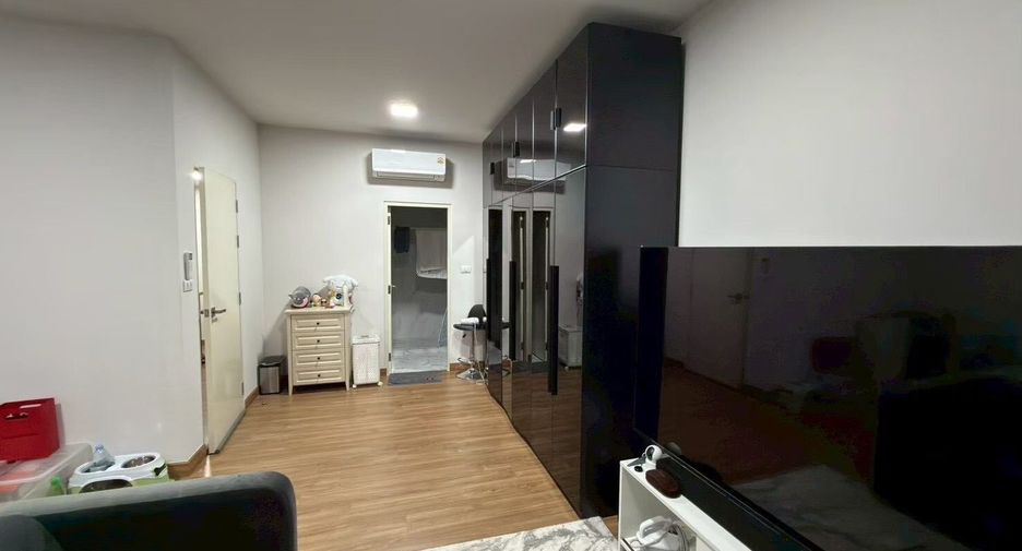For sale 3 bedrooms townhouse in Prawet, Bangkok
