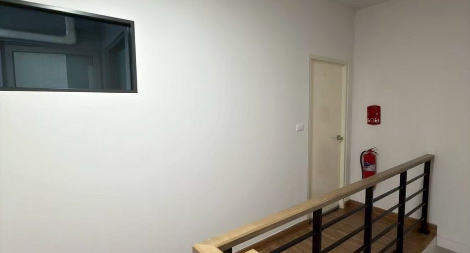 For sale 3 bedrooms townhouse in Prawet, Bangkok