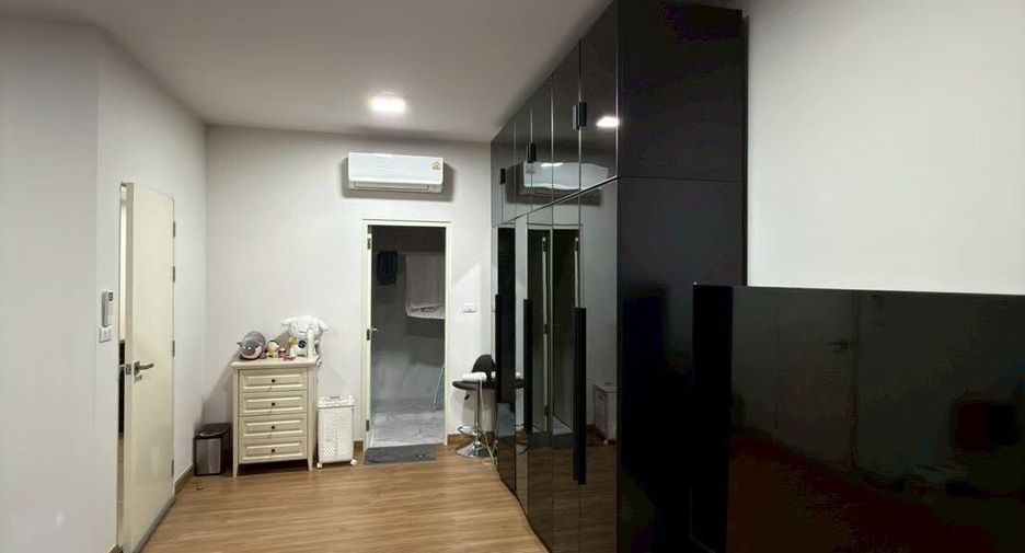 For sale 3 bedrooms townhouse in Prawet, Bangkok