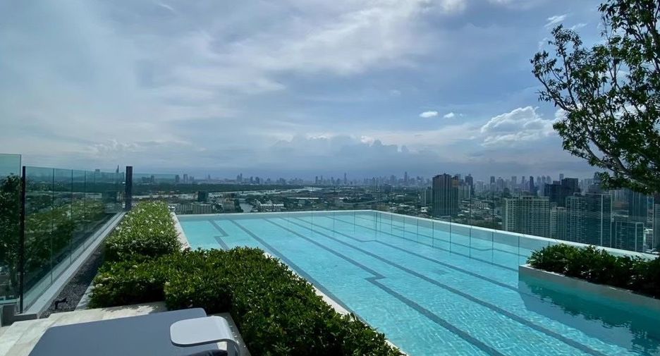 For rent 1 bed condo in Phra Khanong, Bangkok