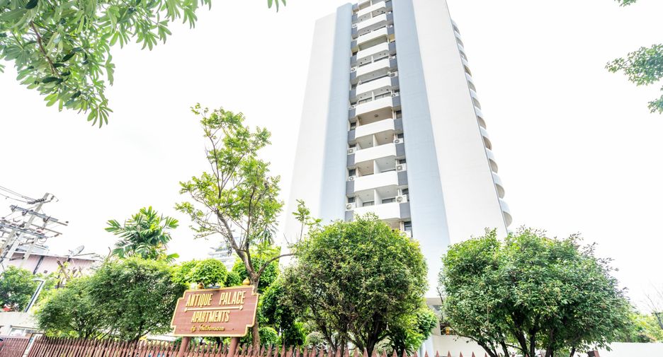 For rent 2 bedrooms condo in Watthana, Bangkok