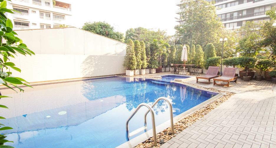 For rent 2 bedrooms condo in Watthana, Bangkok