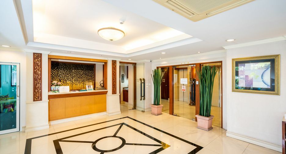 For rent 2 bedrooms condo in Watthana, Bangkok