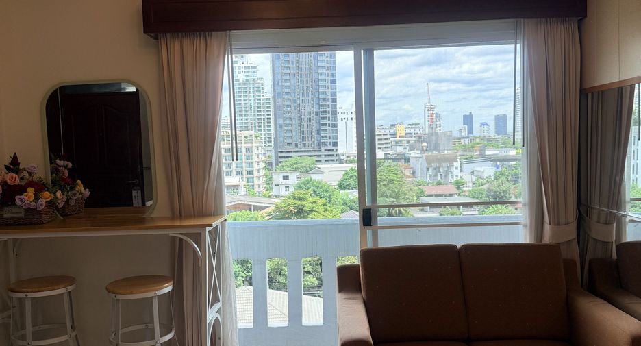 For rent 1 bed apartment in Khlong Toei, Bangkok