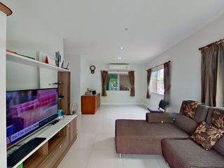 For sale 3 bedrooms house in Saraphi, Chiang Mai