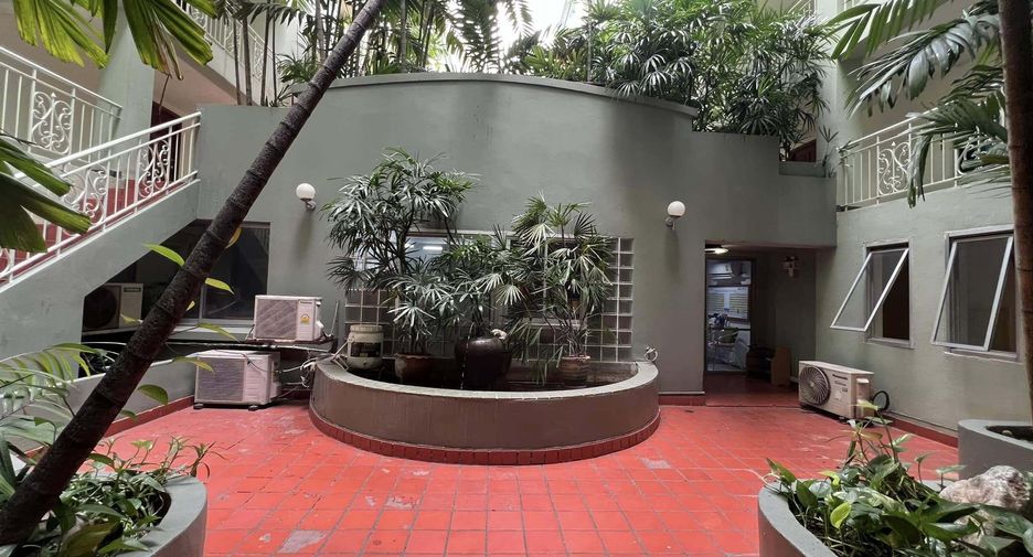 For rent 1 bed condo in Watthana, Bangkok