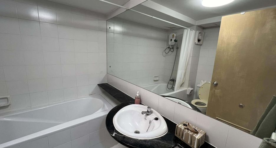 For rent 1 bed condo in Watthana, Bangkok
