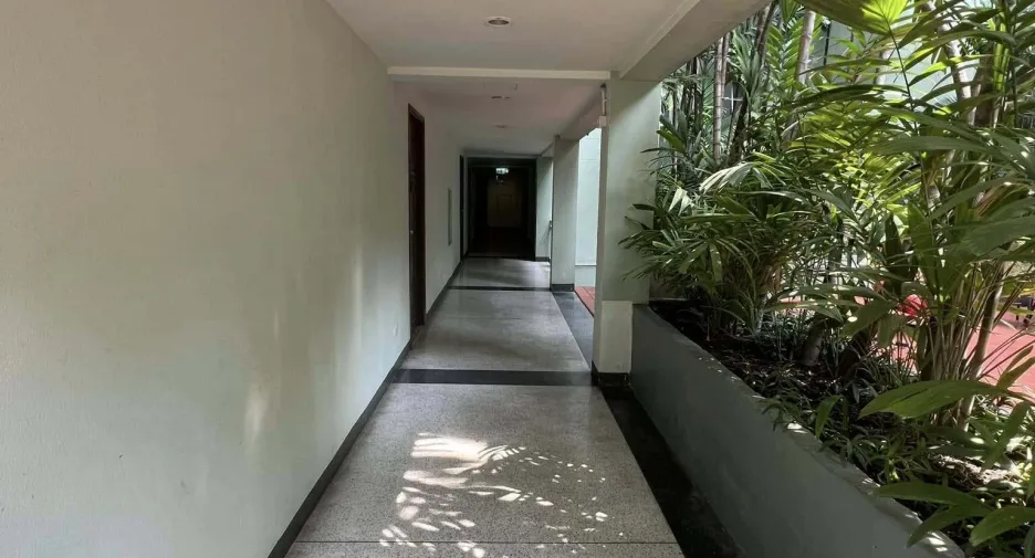 For rent 1 bed condo in Watthana, Bangkok