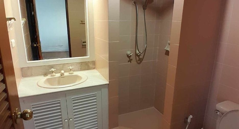 Wohnung zur Miete mit 4 Zimmer in Watthana, Bangkok