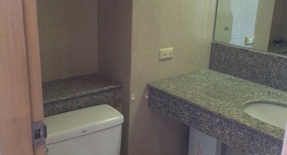 For sale and for rent 3 bedrooms condo in Bang Kho Laem, Bangkok