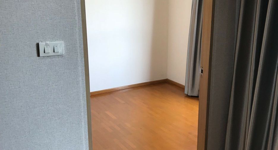For sale and for rent 3 bedrooms condo in Bang Kho Laem, Bangkok