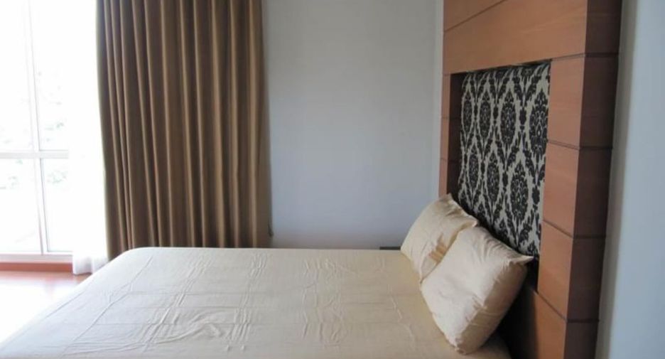 For rent 2 bedrooms condo in Phaya Thai, Bangkok