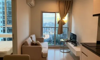Condo en alquiler de 1 habitaciones en Huai Khwang, Bangkok