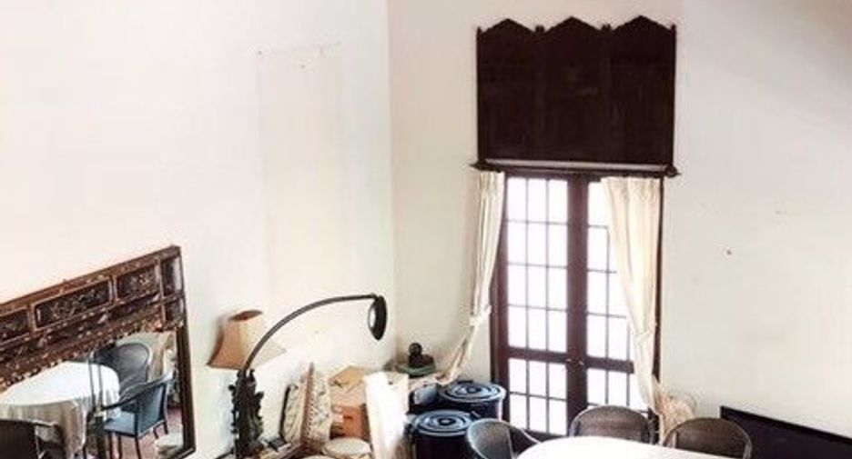For rent 5 bedrooms house in Khlong Toei, Bangkok