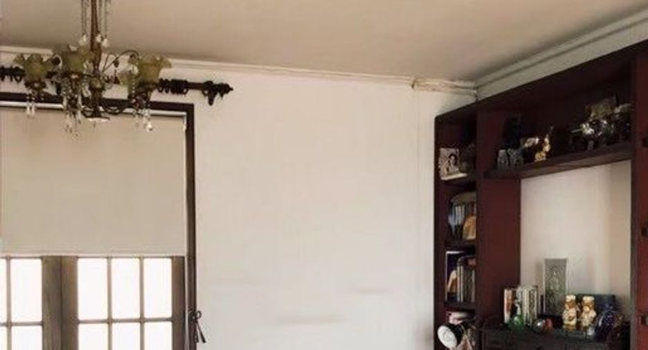 For rent 5 bedrooms house in Khlong Toei, Bangkok