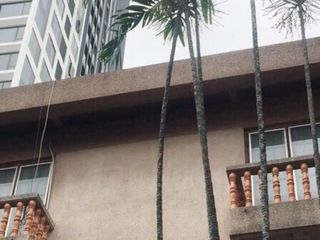 Casa en alquiler de 5 habitaciones en Khlong Toei, Bangkok