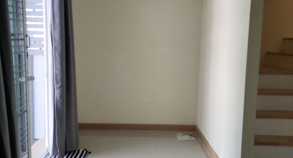 Reihenhaus zum Kauf mit 3 Zimmer in Thawi Watthana, Bangkok