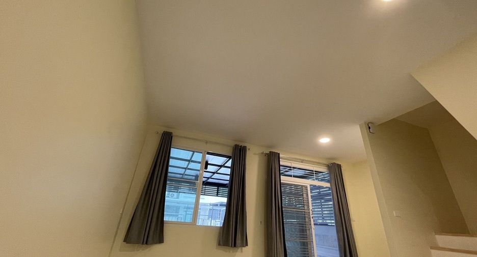 Reihenhaus zum Kauf mit 3 Zimmer in Thawi Watthana, Bangkok
