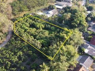 For sale land in San Kamphaeng, Chiang Mai