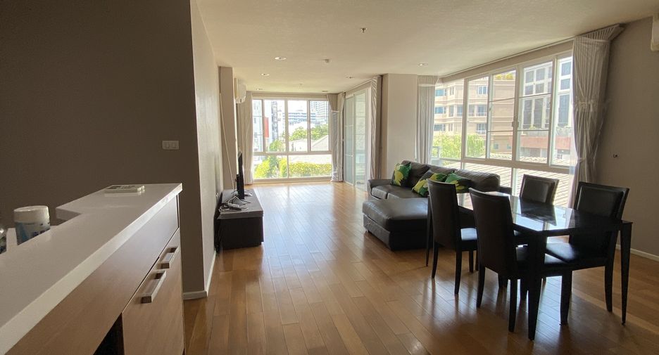 For rent 2 bedrooms condo in Watthana, Bangkok