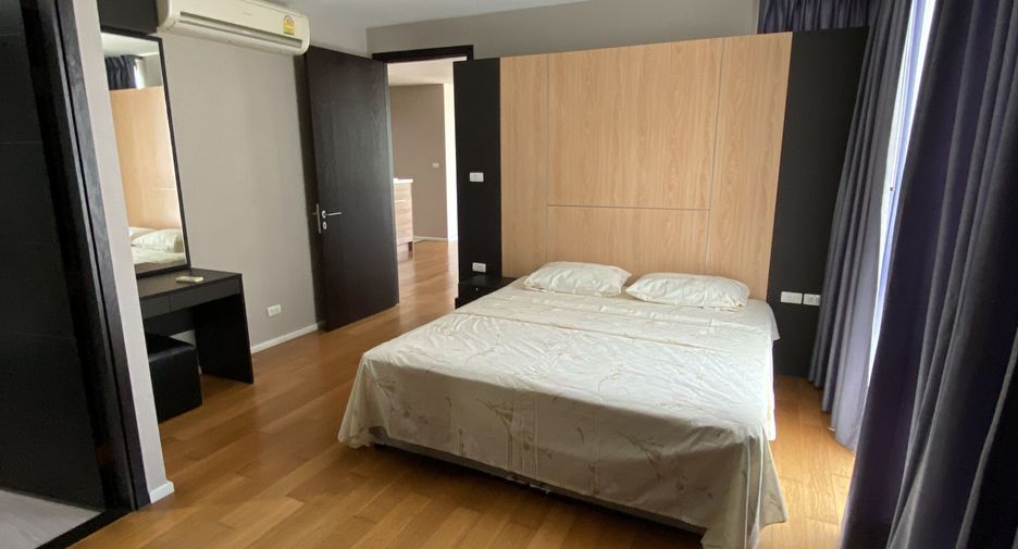 For rent 2 bedrooms condo in Watthana, Bangkok