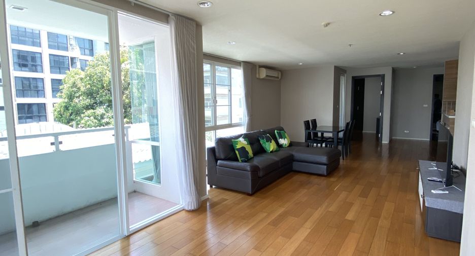 For rent 2 bedrooms condo in Watthana, Bangkok