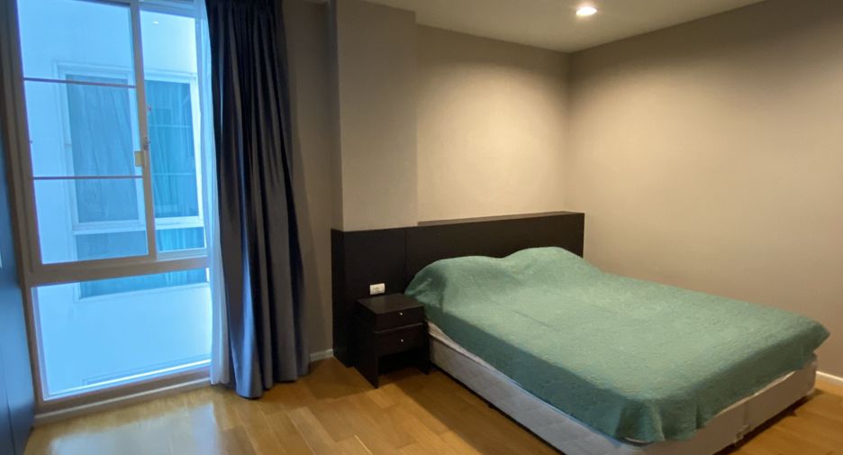 For rent 2 bedrooms condo in Watthana, Bangkok