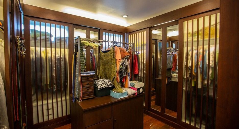 Villa en venta de 7 habitaciones en Watthana, Bangkok