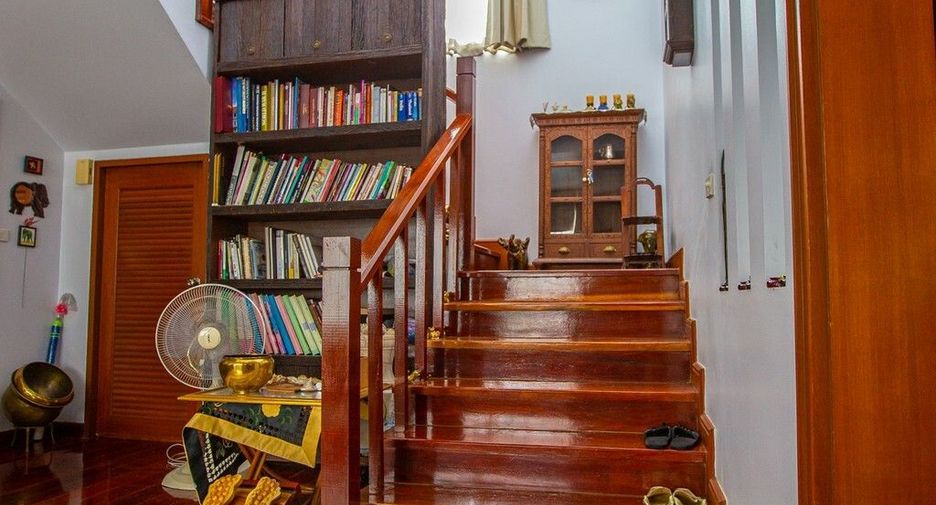 Villa en venta de 7 habitaciones en Watthana, Bangkok