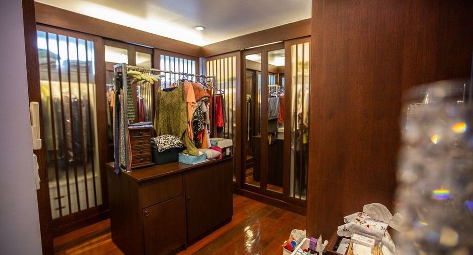 Villa en venta de 7 habitaciones en Watthana, Bangkok
