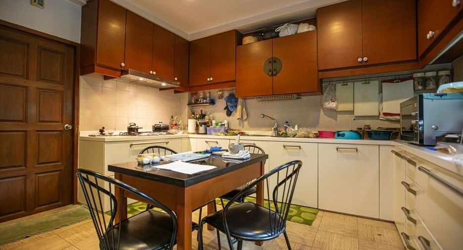 Villa en venta de 7 habitaciones en Watthana, Bangkok