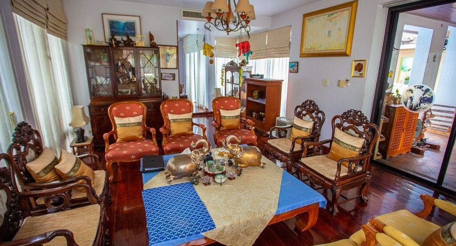Villa en venta de 7 habitaciones en Watthana, Bangkok