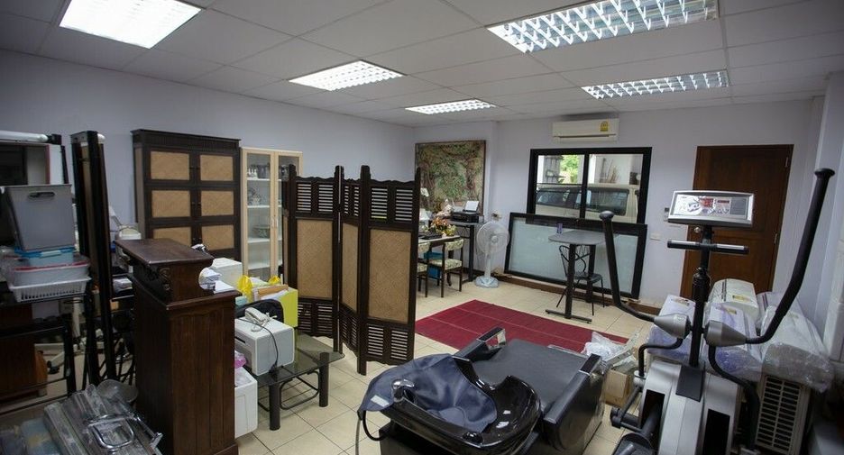 Villa en venta de 7 habitaciones en Watthana, Bangkok