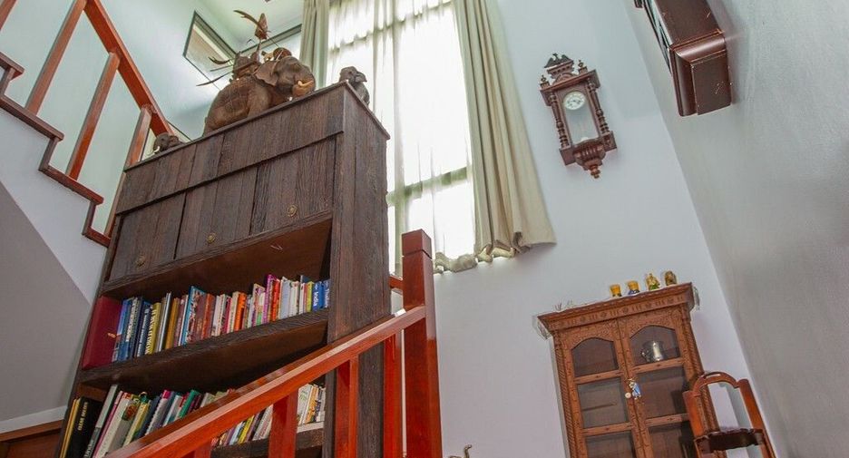 Villa en venta de 7 habitaciones en Watthana, Bangkok